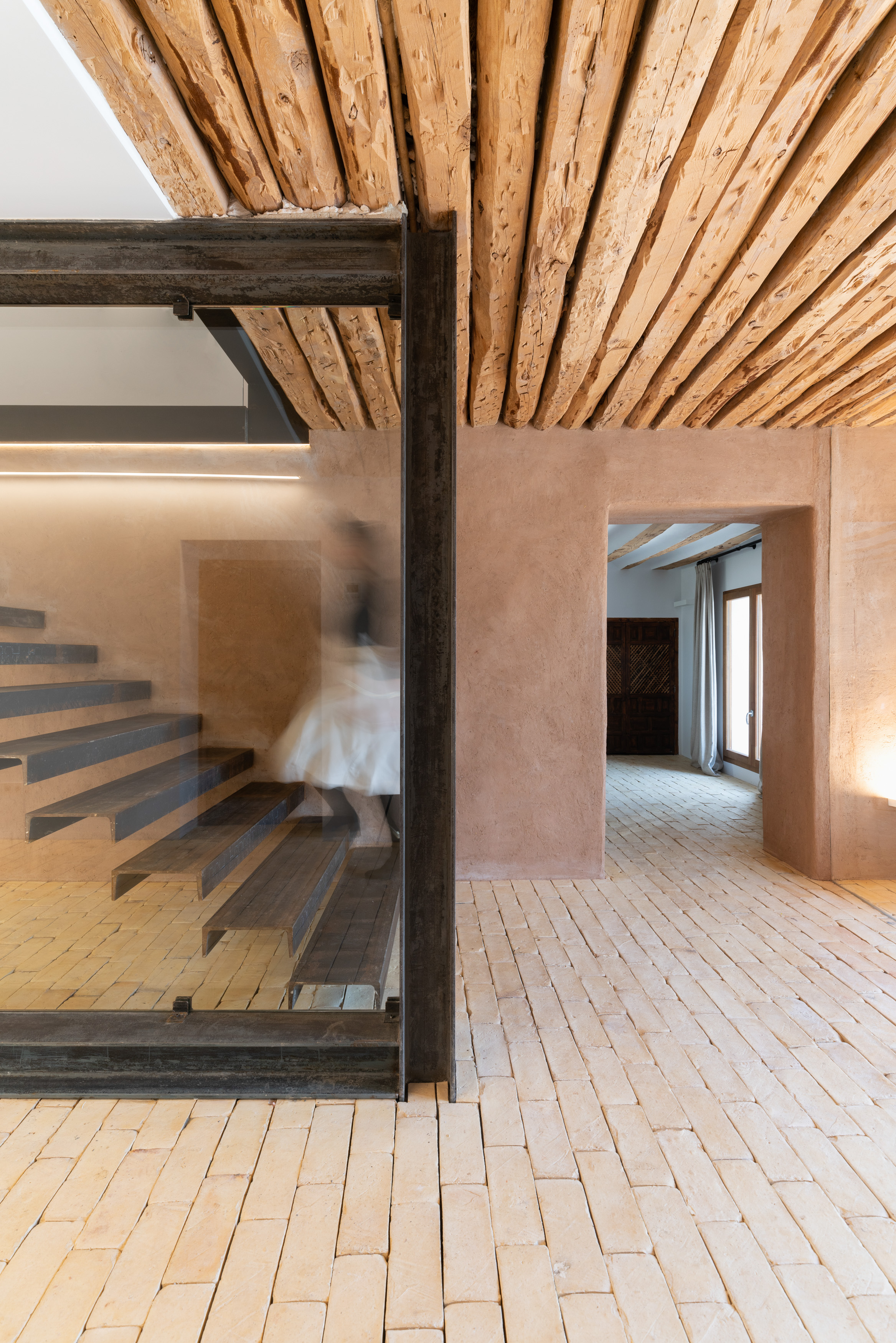 历史与现代共融的"Casa lo Alto"酒庄-3