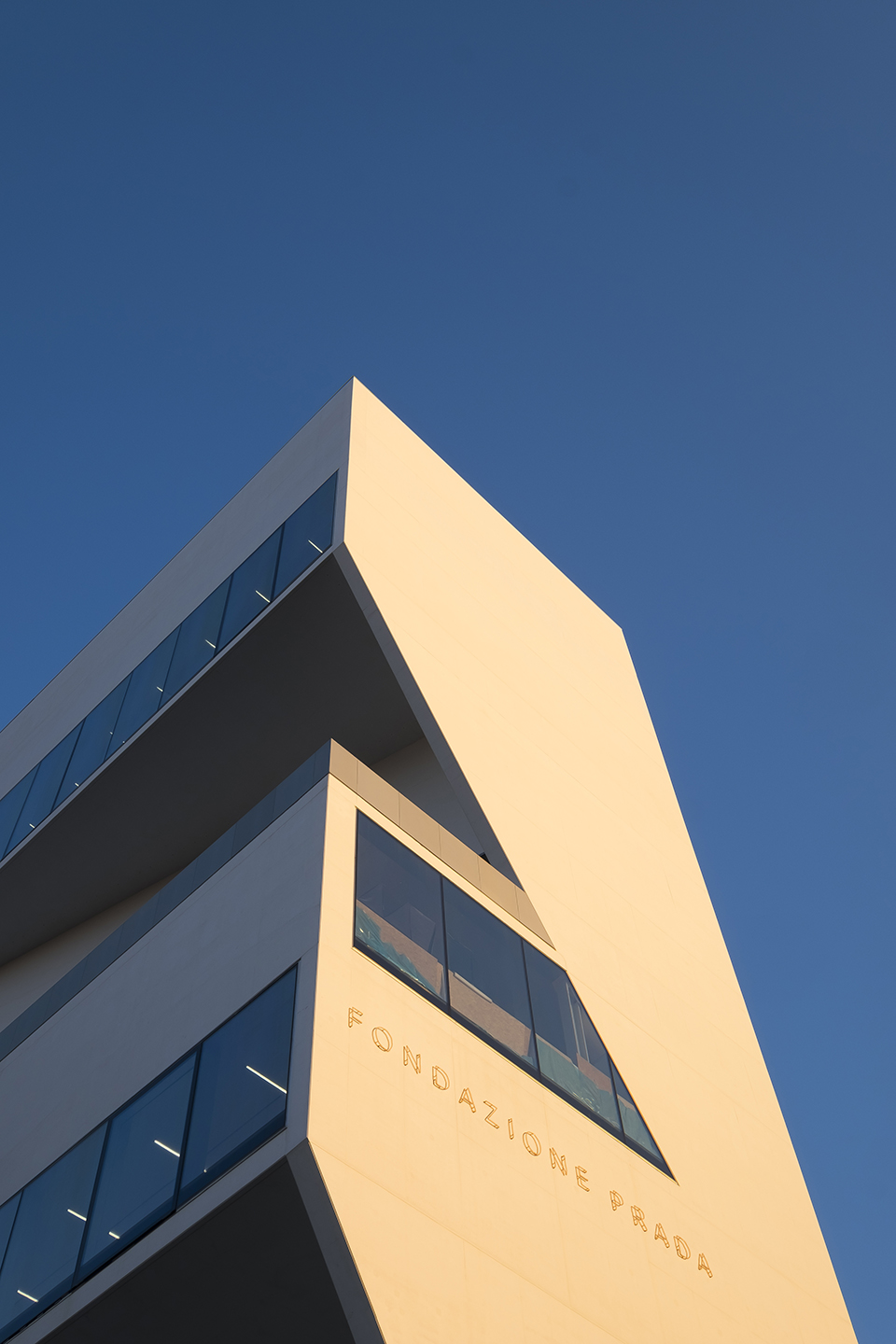 Prada基金会Torre大楼，米兰/为简单的体量赋予显著的空间差异性-98