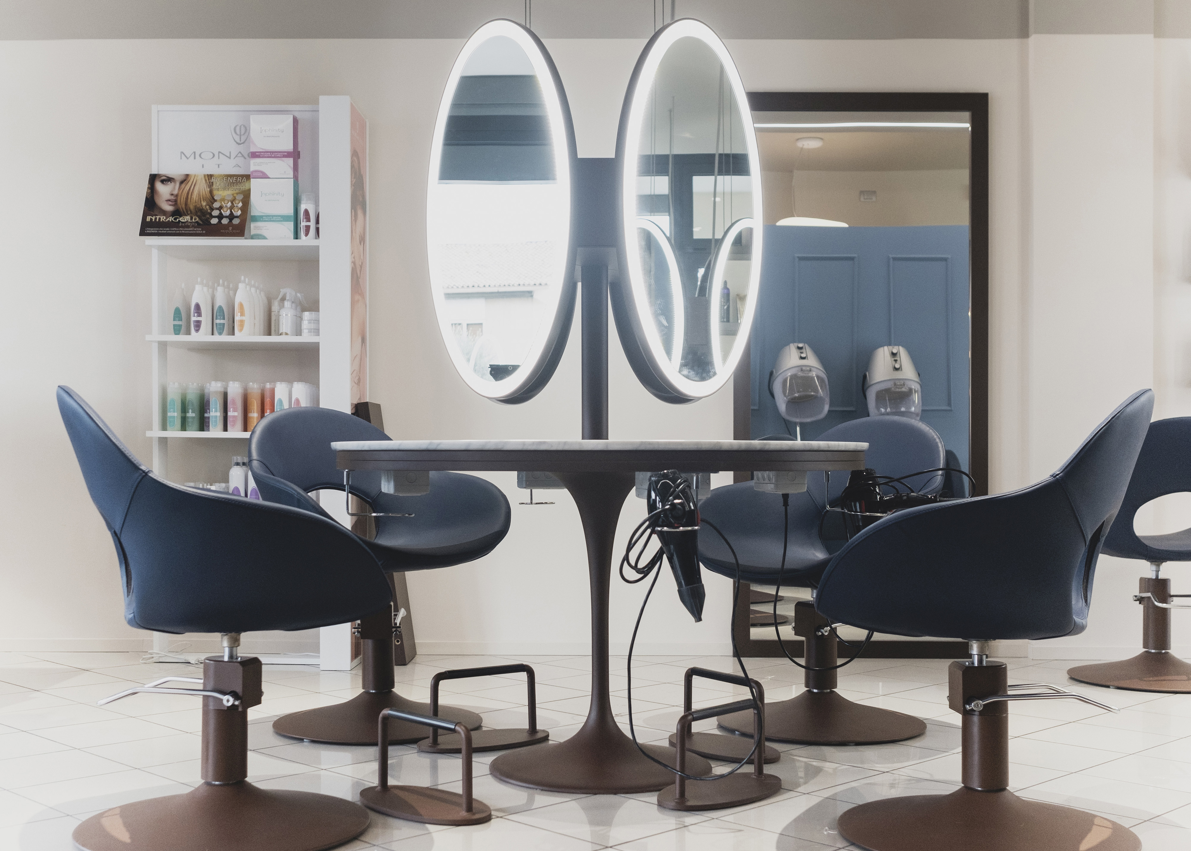 创新理发店设计,优雅与实用的完美结合-5