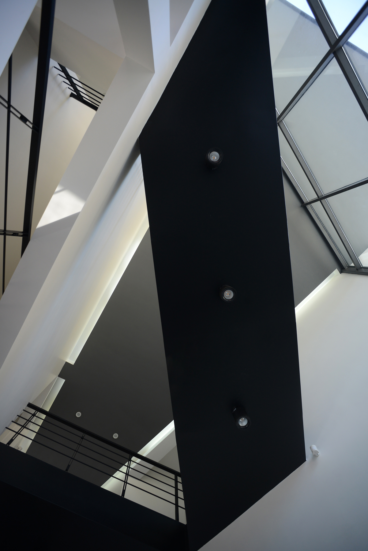 伊朗山谷中的悬浮别墅（Villa Mosha）-1