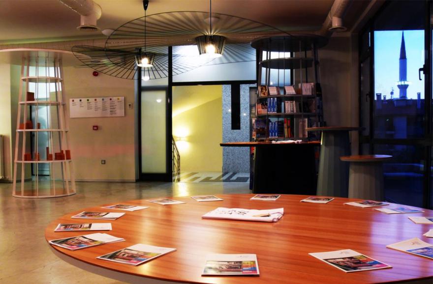 法国文化中心安卡拉公寓改造,简约通风设计典范-8