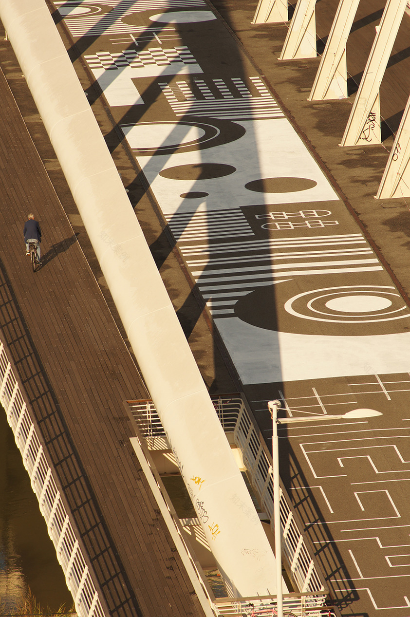 白色桥梁公共艺术装置(Di Ponte in Bianco)-11