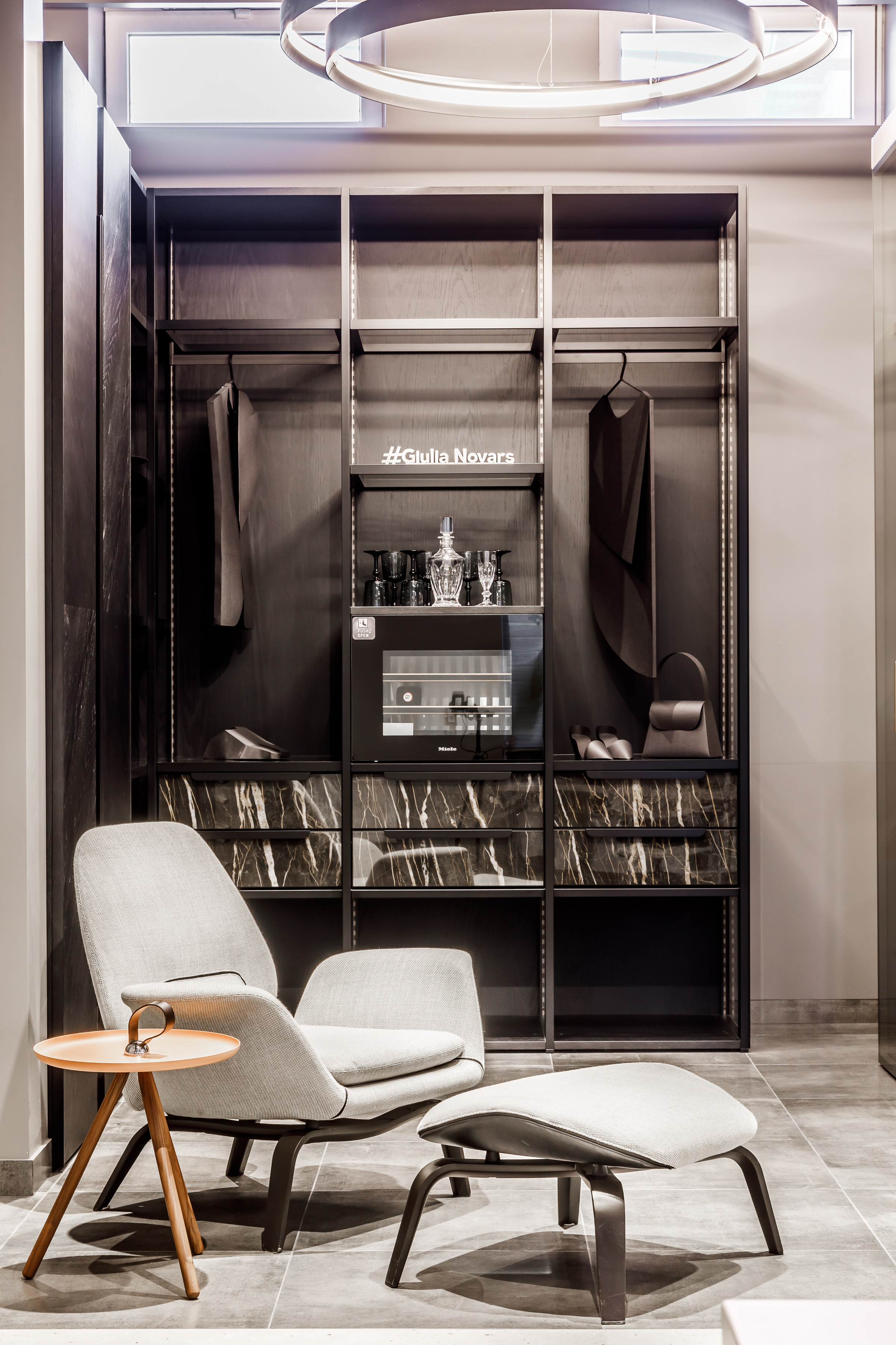 朱莉娅·诺瓦尔斯和米尔-1