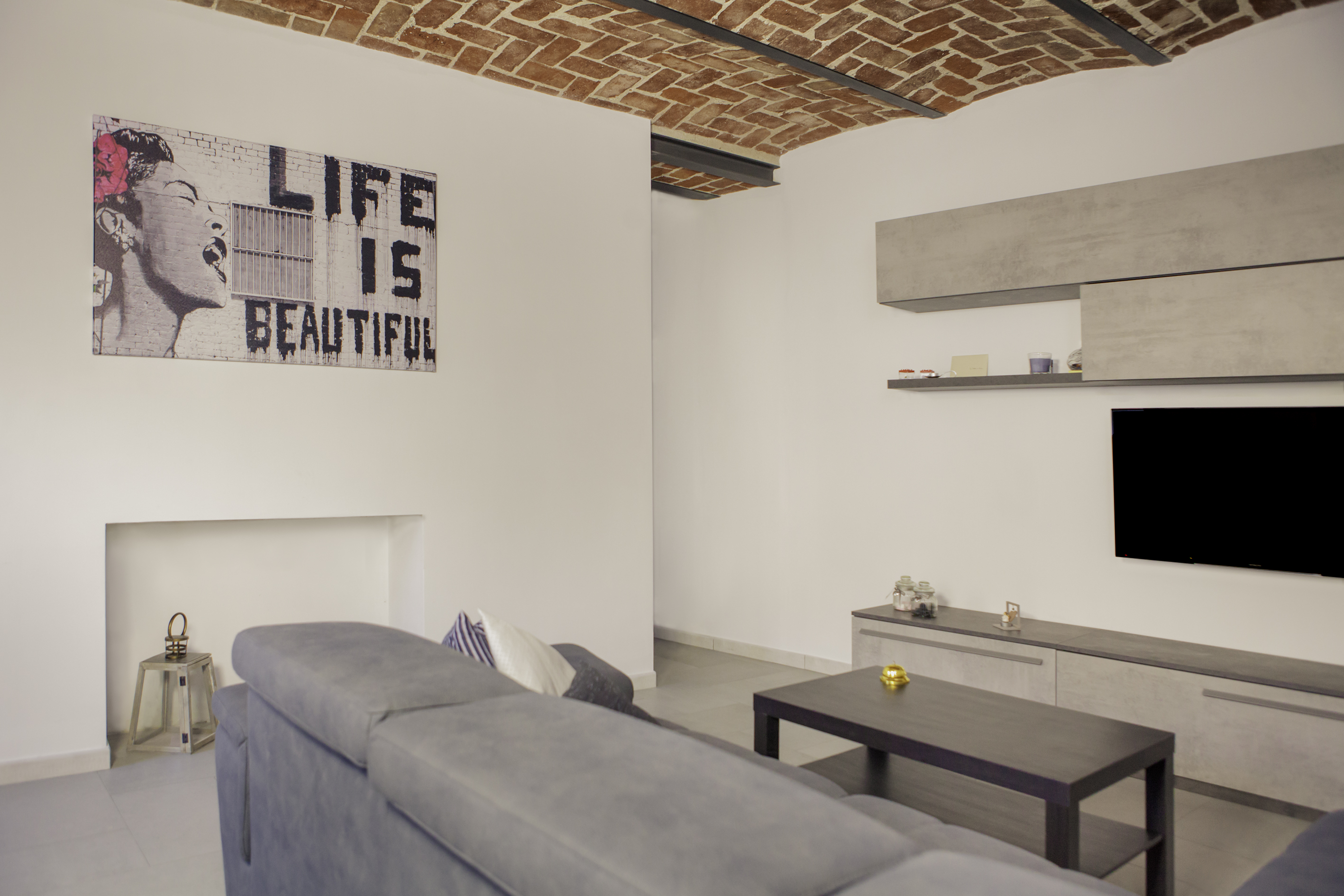 90 年代初期古仓重生，砖墙铁梁打造独特空间-10