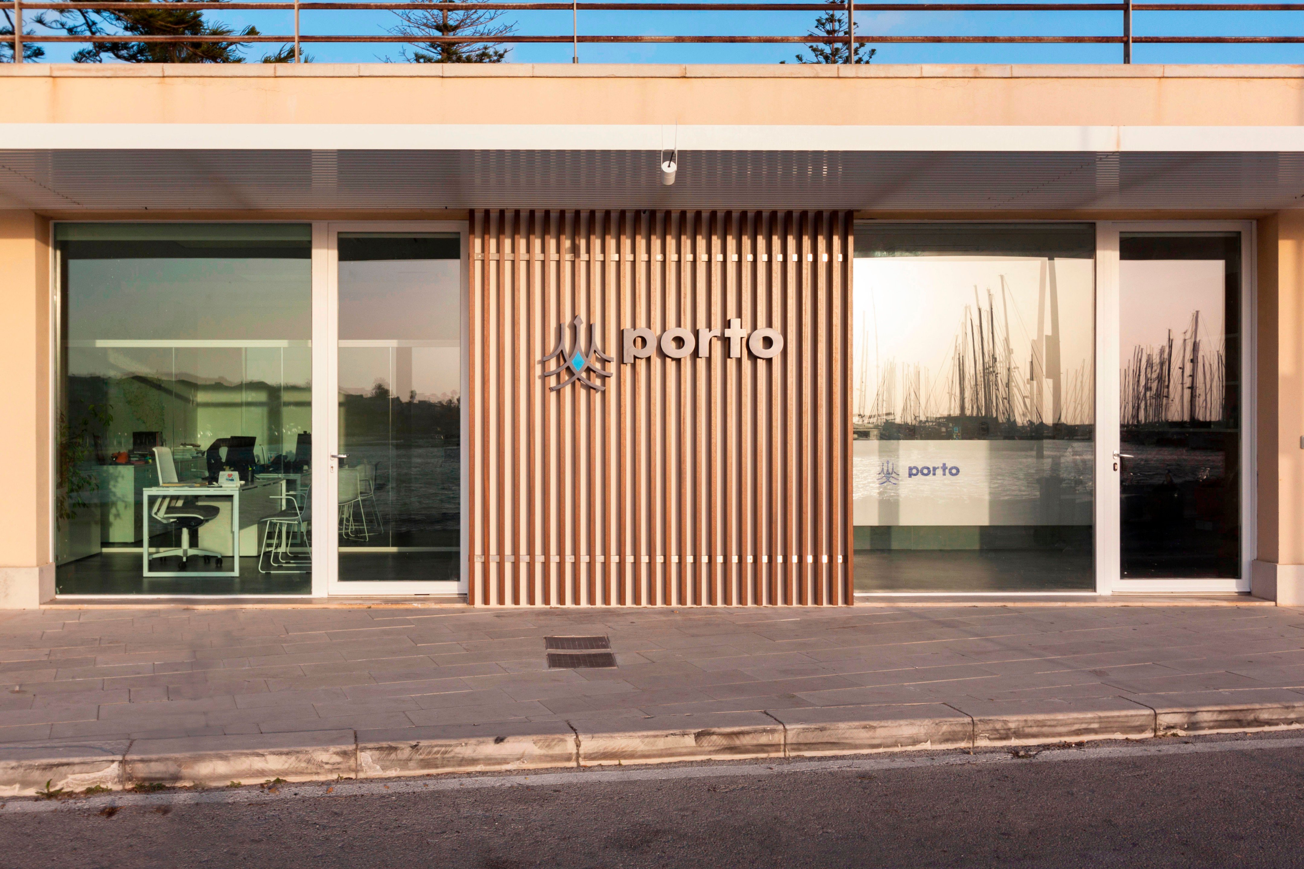 优化空间利用的意大利旅游港口办公室设计-24