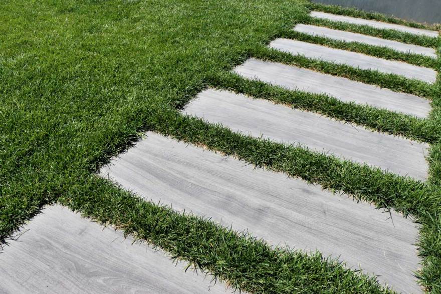 米兰别墅设计,户外木纹石地板打造现代简约风-7