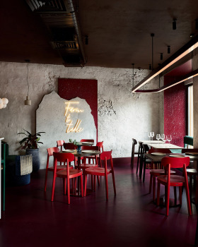 温馨酒馆 · 莫斯科 Commons 餐厅设计