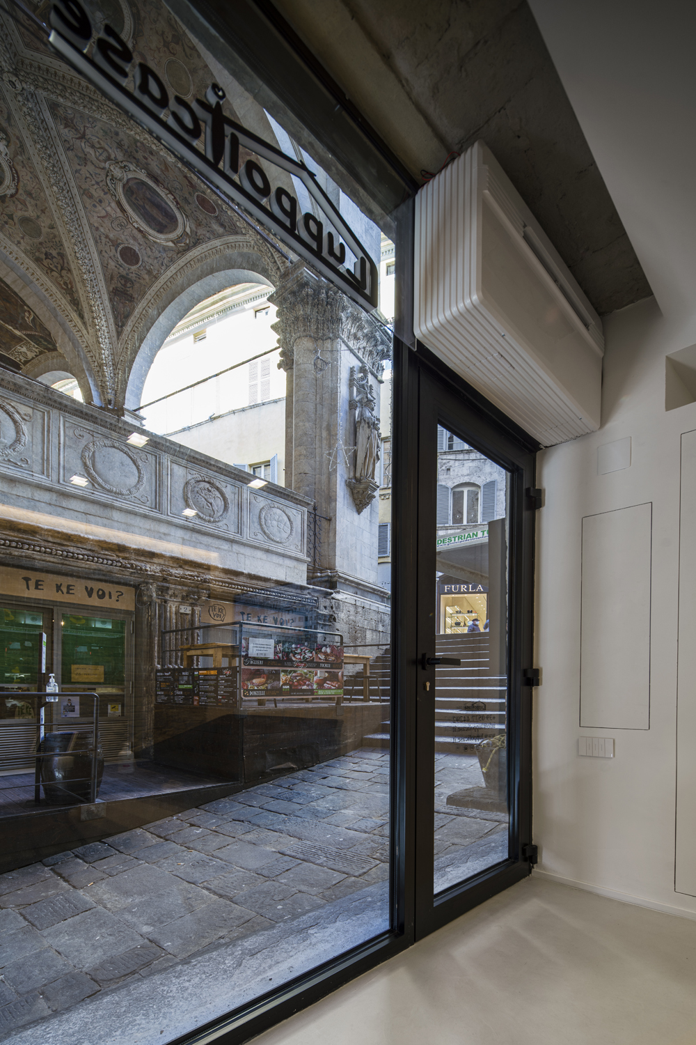 重现中世纪风华的意大利办公空间丨意大利锡耶纳-7