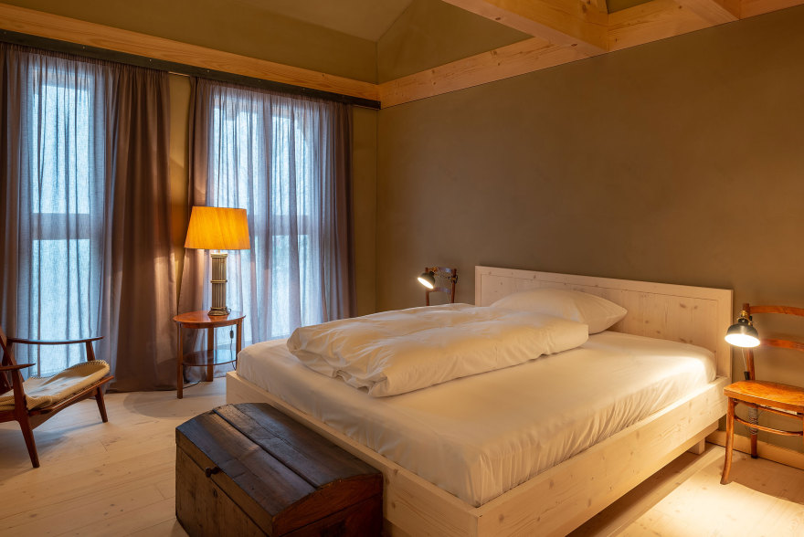 古韵新生·德国 1800 年历史农舍的现代复兴-11