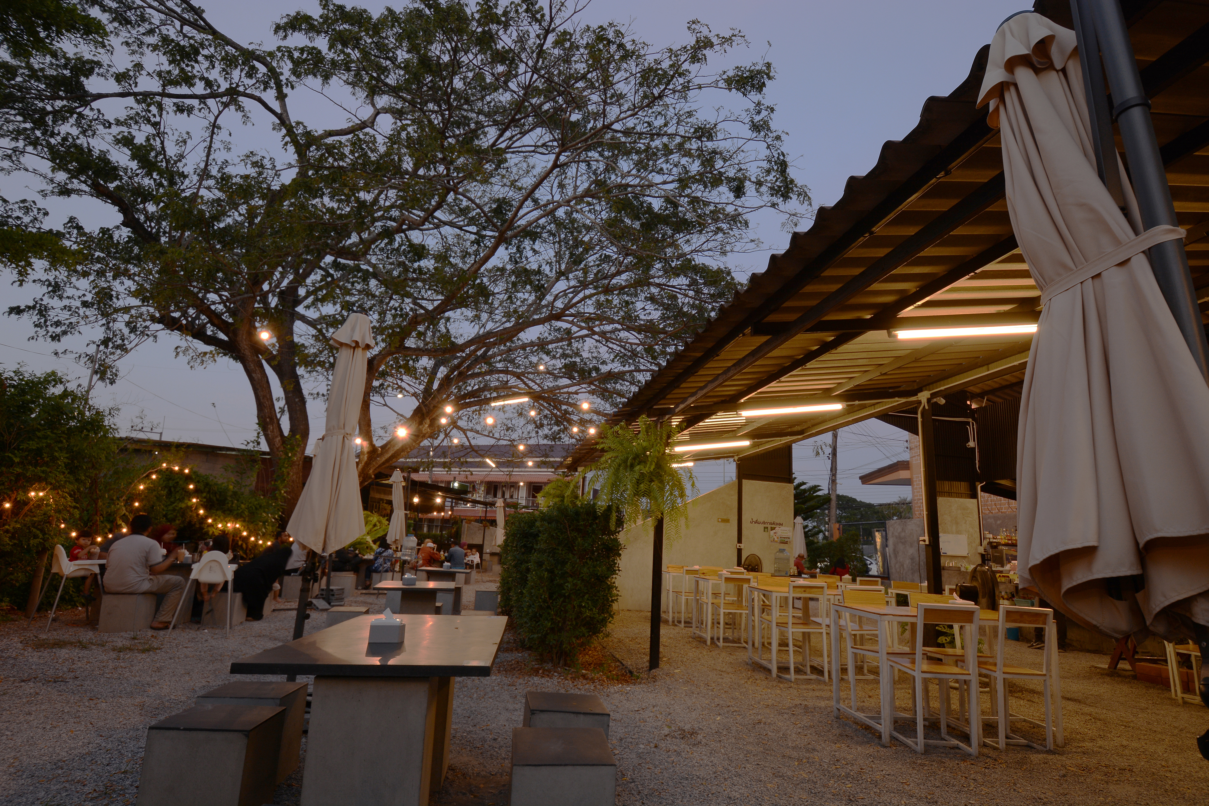 森林中的旋转餐厅“Roti de Forest”-27