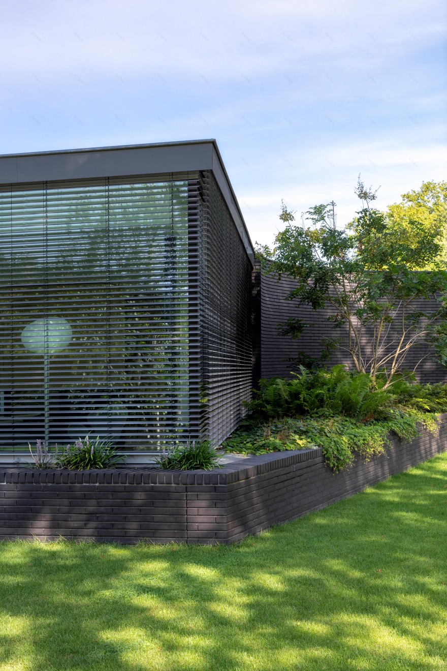 绿意盎然的家庭别墅 | 室内外和谐共生-8