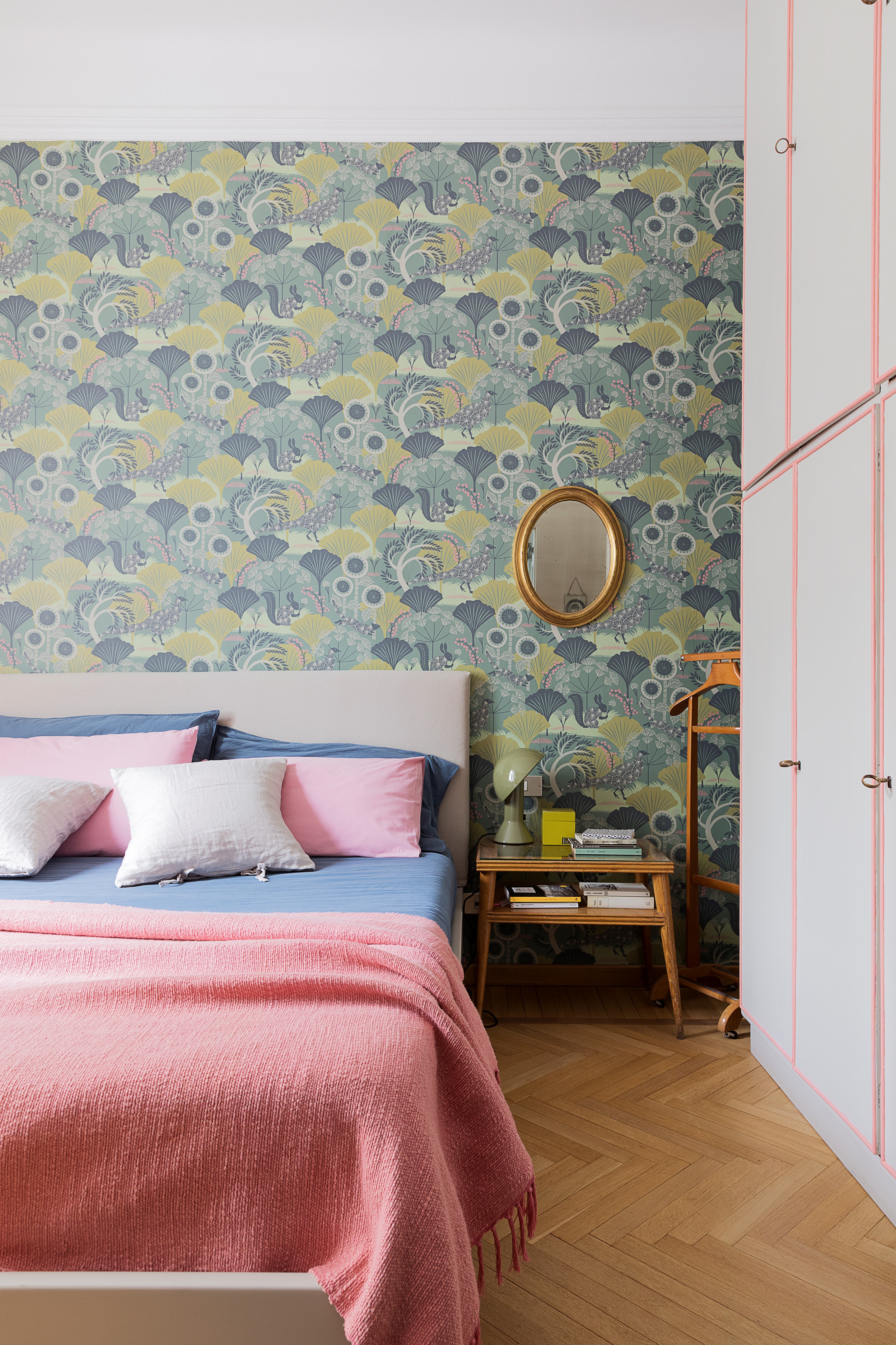 色彩翻转的复古公寓-24