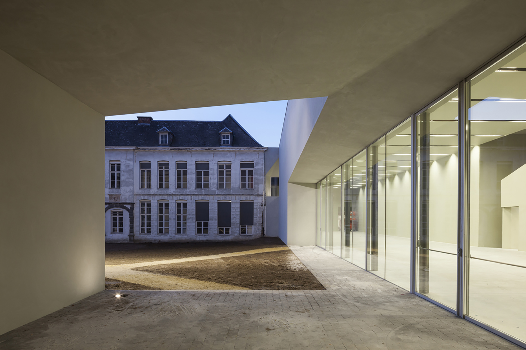 图尔奈建筑学院，比利时/为历史街区注入新特征-72