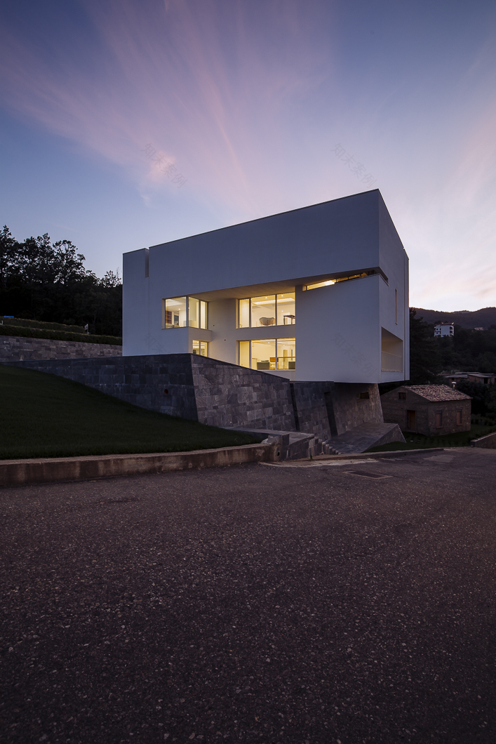 意大利 Sila 山区的生态住宅设计-7