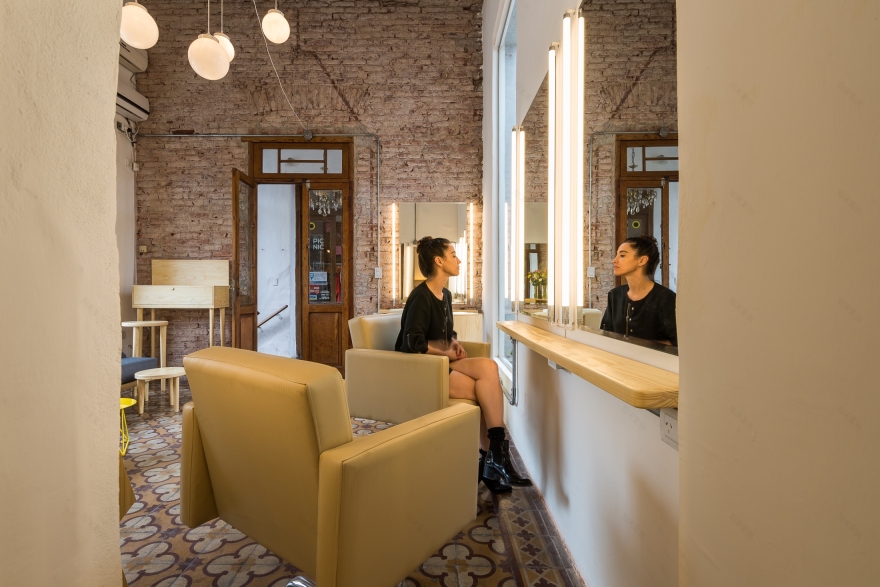 历史风貌中的现代发廊设计-4
