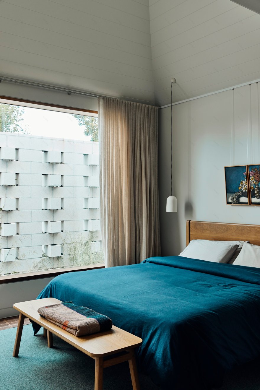 混凝土金字塔下的海滩别墅设计-71