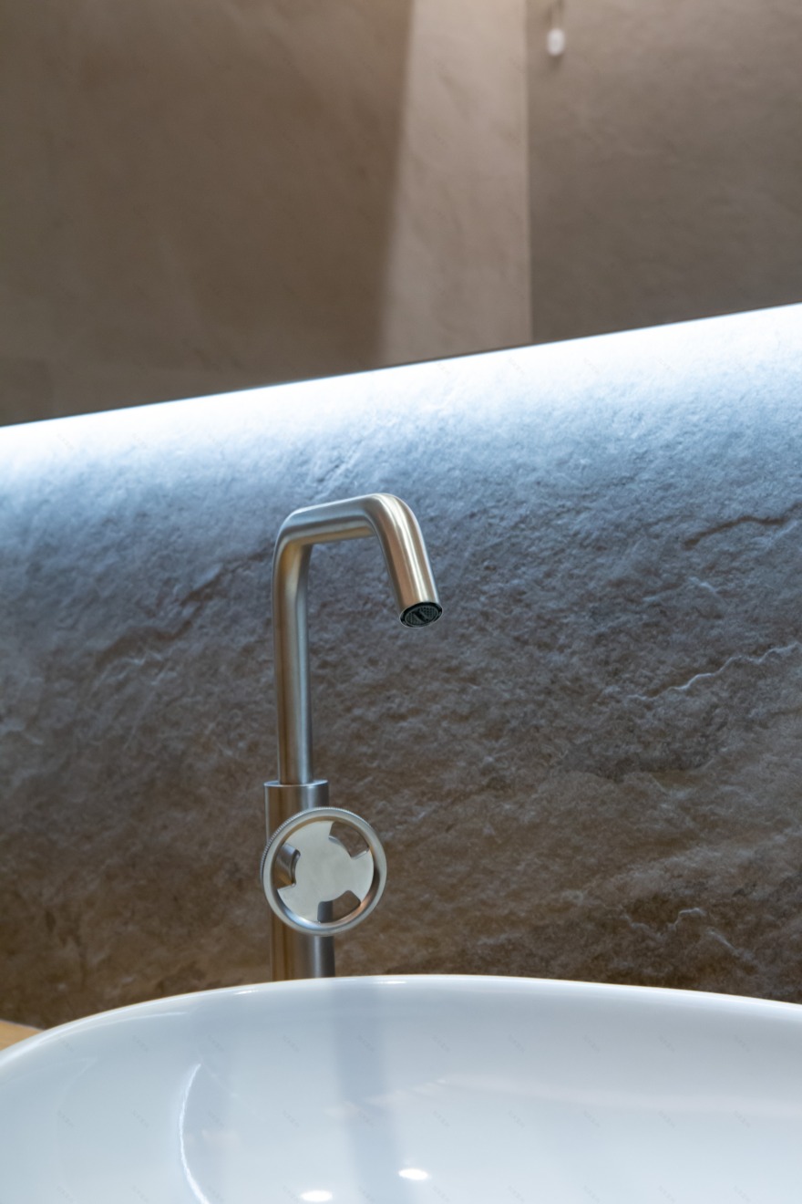 木质温馨,空间层次感凸显的家居设计-31