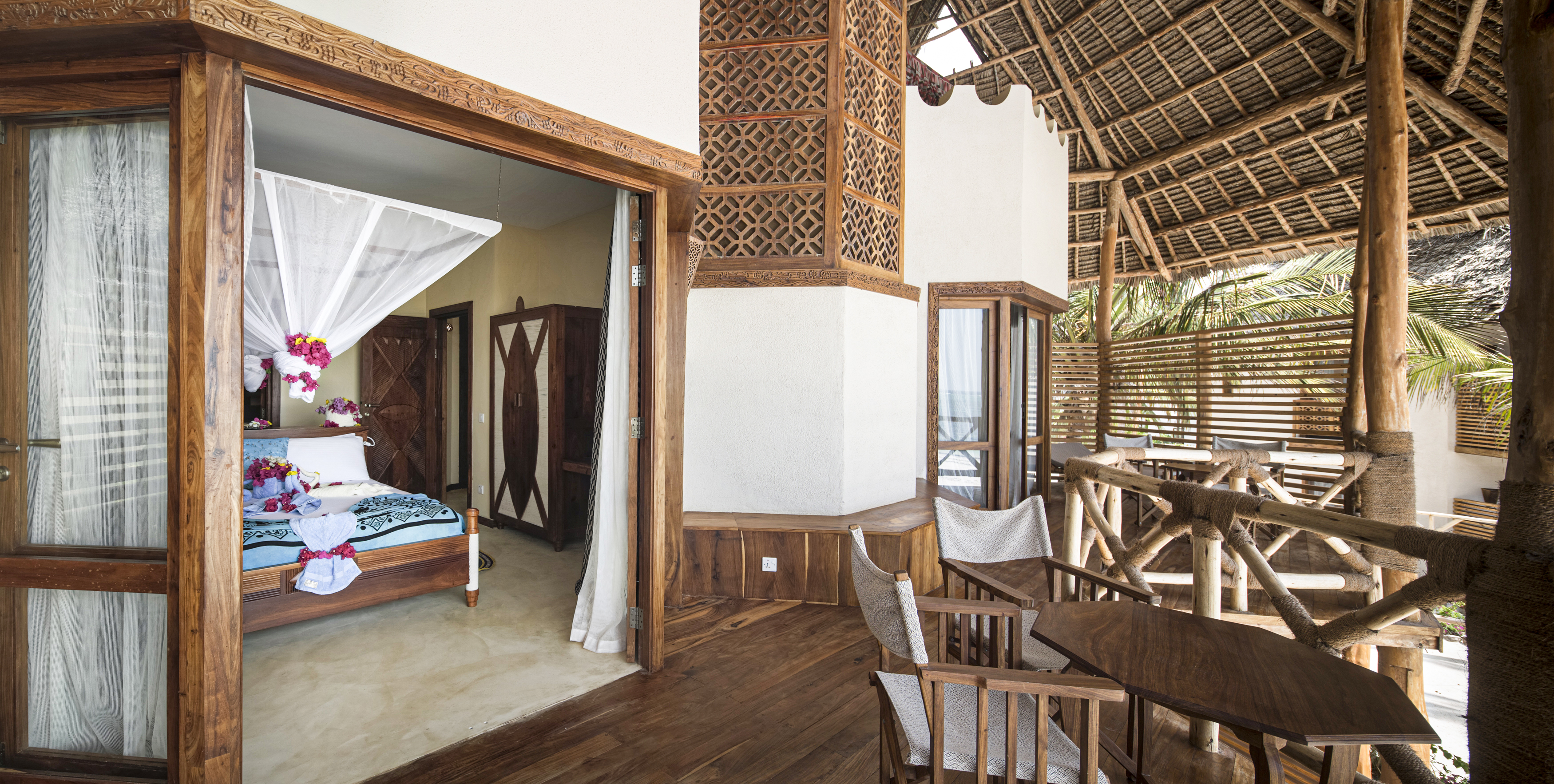 桑给巴尔海滩度假别墅,木艺与自然的完美融合-8