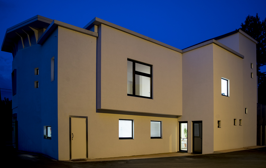 Scardina Distillery 60 年代办公楼翻新-1