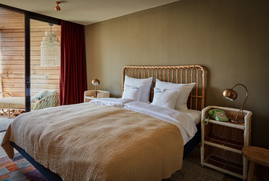 波德拉港 Bikini 岛山酒店 | 复古嬉皮风格的重生-11