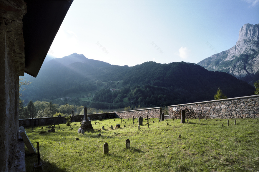 蒂马乌历史公墓的修复·克利尤利斯-16