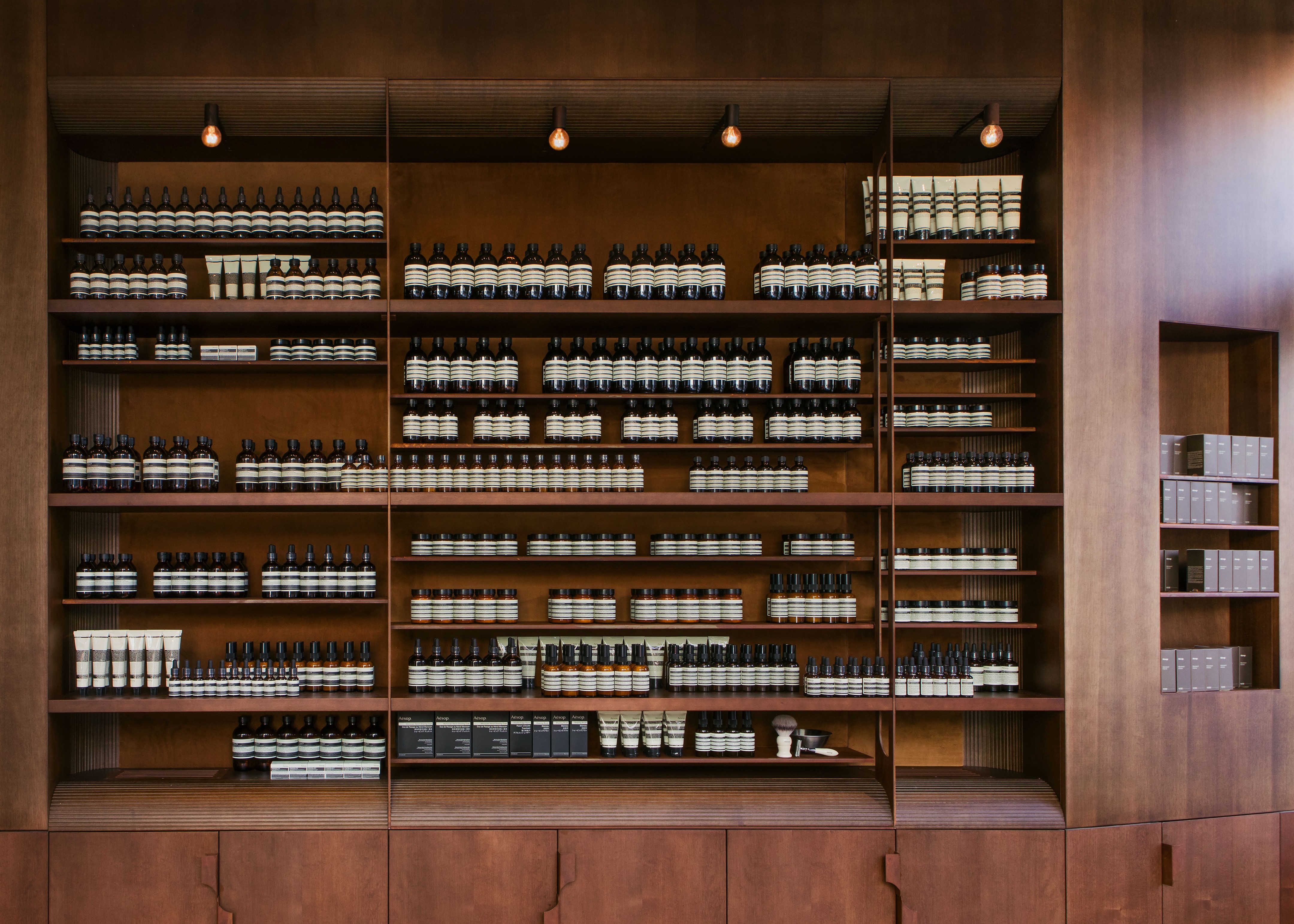 Aesop Kammenstraat 店 | 历史建筑中的现代护肤体验-1