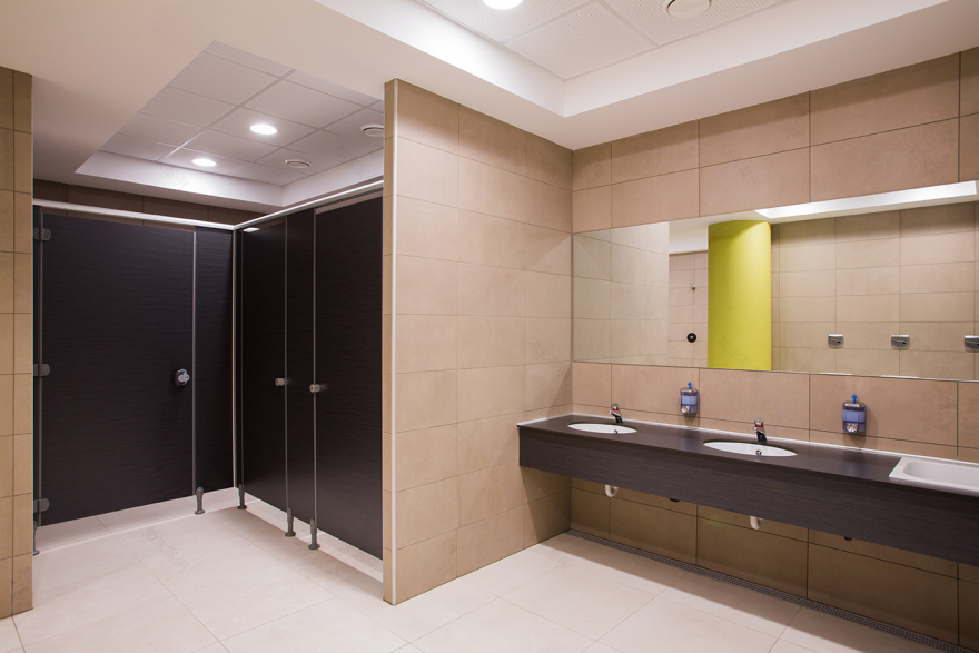 深度愉悦的 Y·40 泳池更衣室设计-2