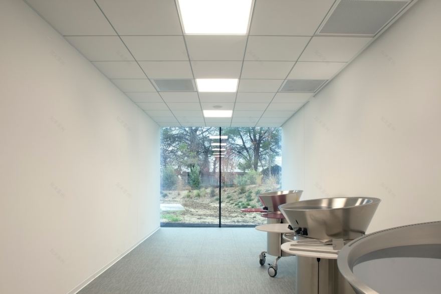 意式精益生产理念的办公空间展示-15