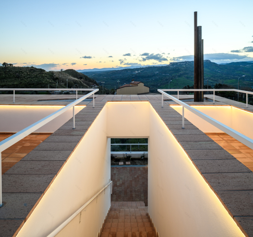 意大利别墅设计 | Dentro il paesaggio. Una casa in Calabria-12