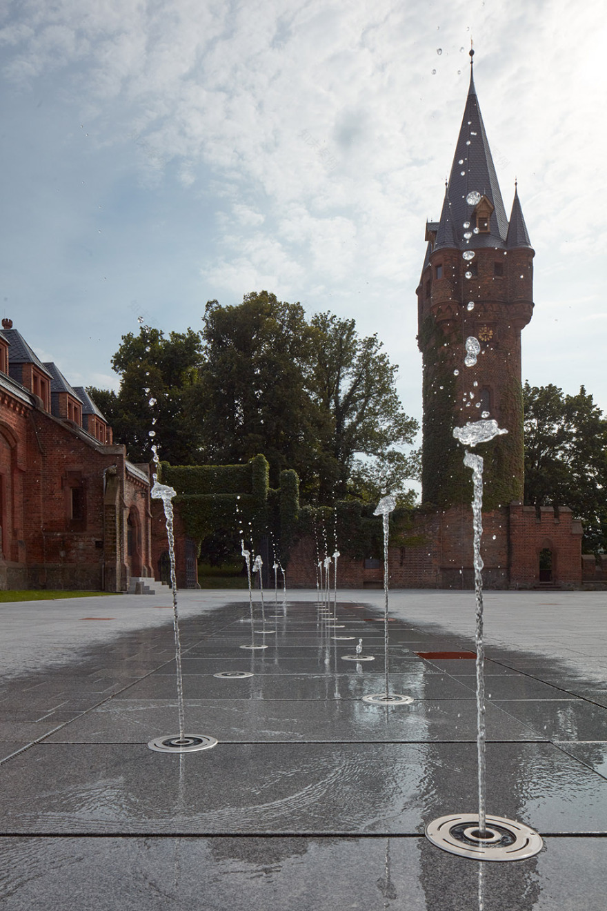 捷克新哥特式城堡现代演绎,Červený zámek 城堡重生-53