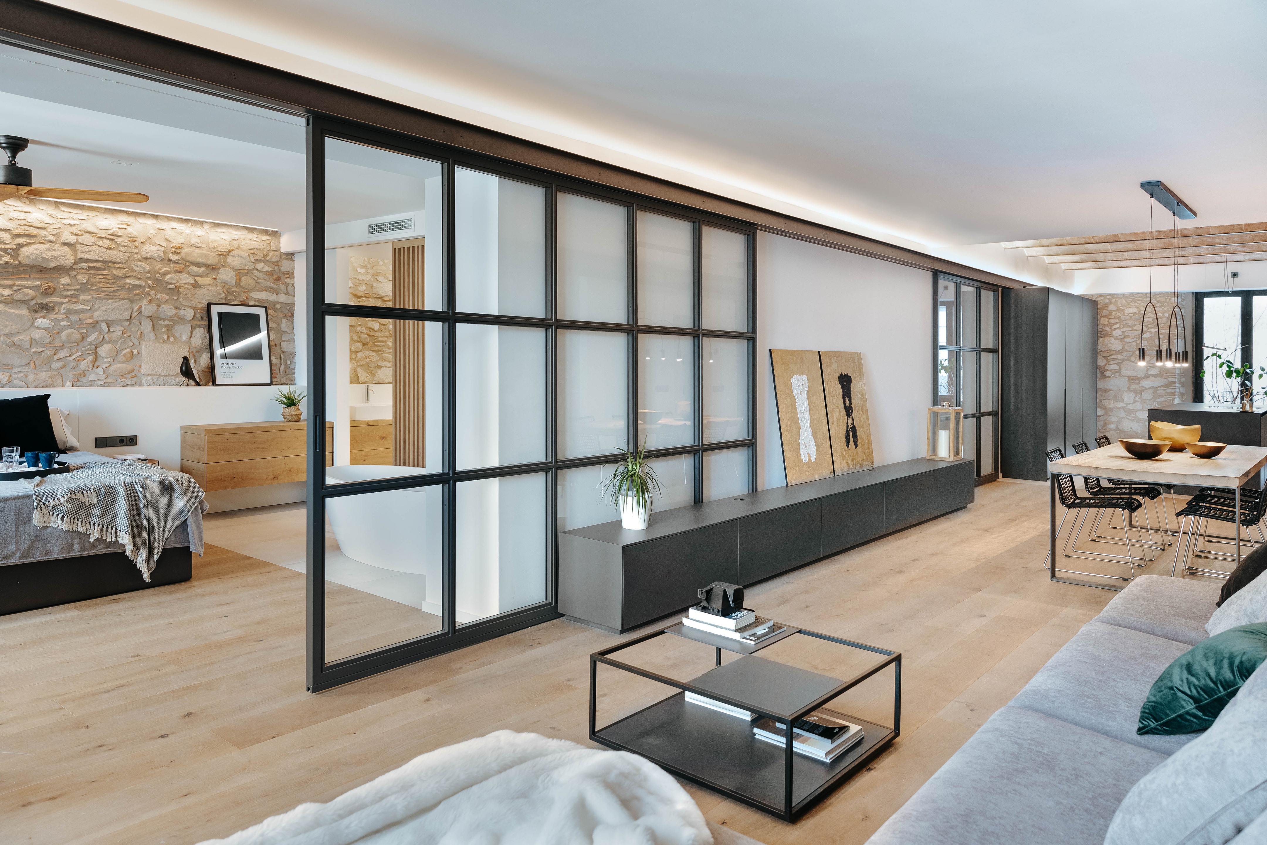 致敬历史,焕新生的加泰罗尼亚古宅改造丨西班牙赫罗纳-1