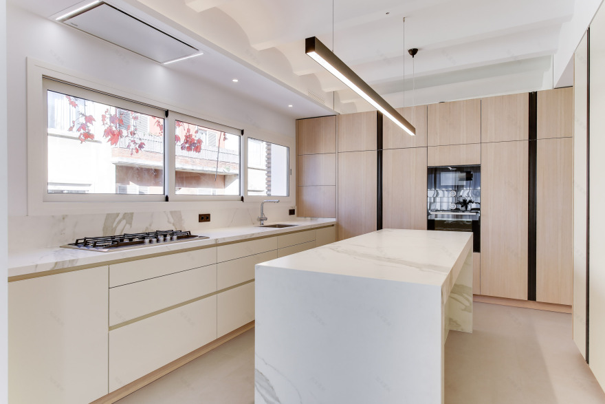 优雅的西班牙风 · LUV Studio 的现代厨房设计-1