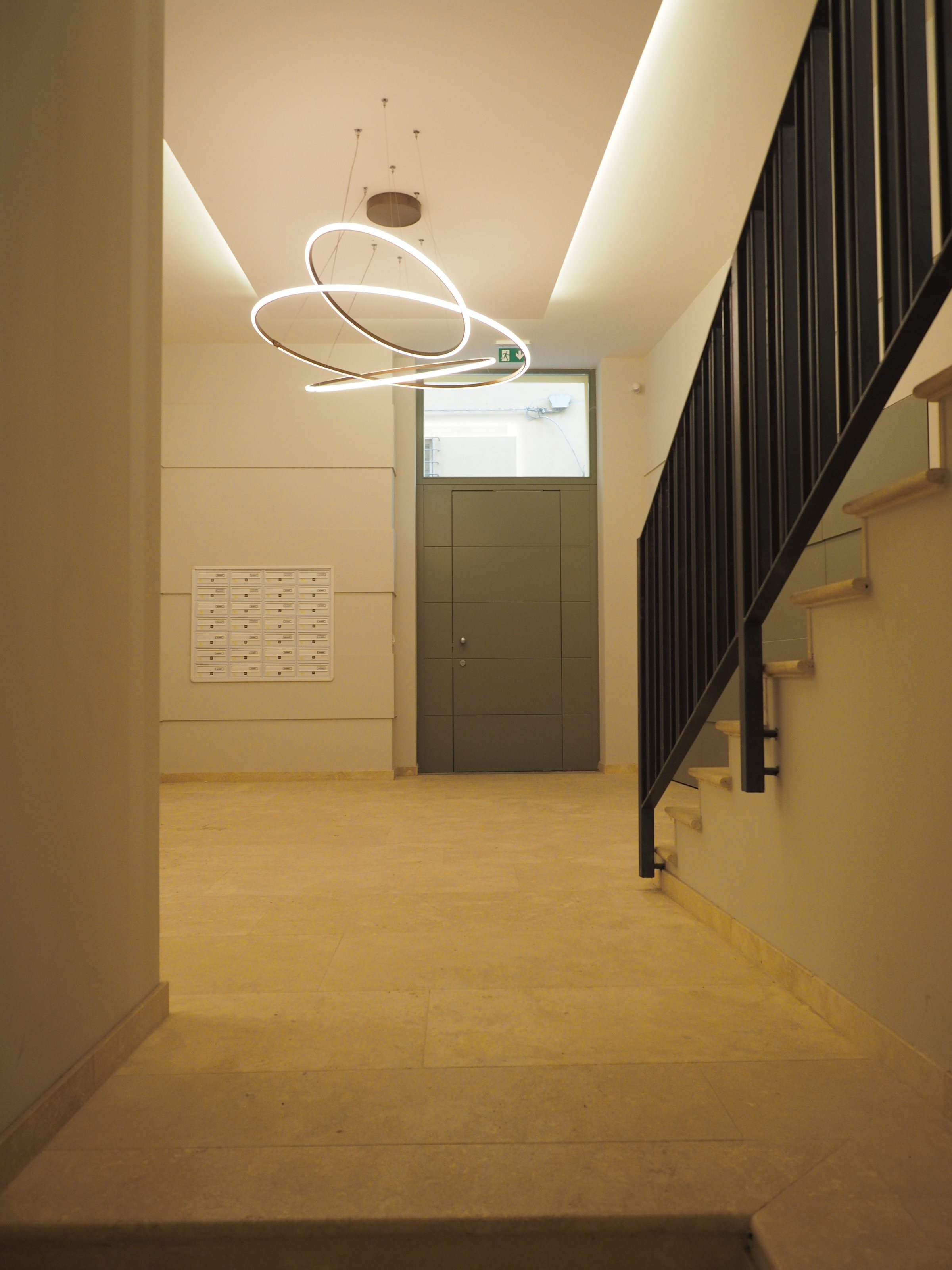 城市中心旧公寓翻新变身现代出租公寓-2