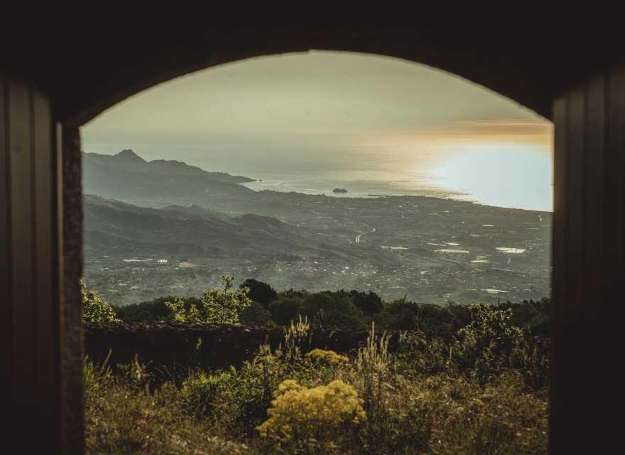 废弃酒庄重焕新生 · Etna 公园中的探险基地-19