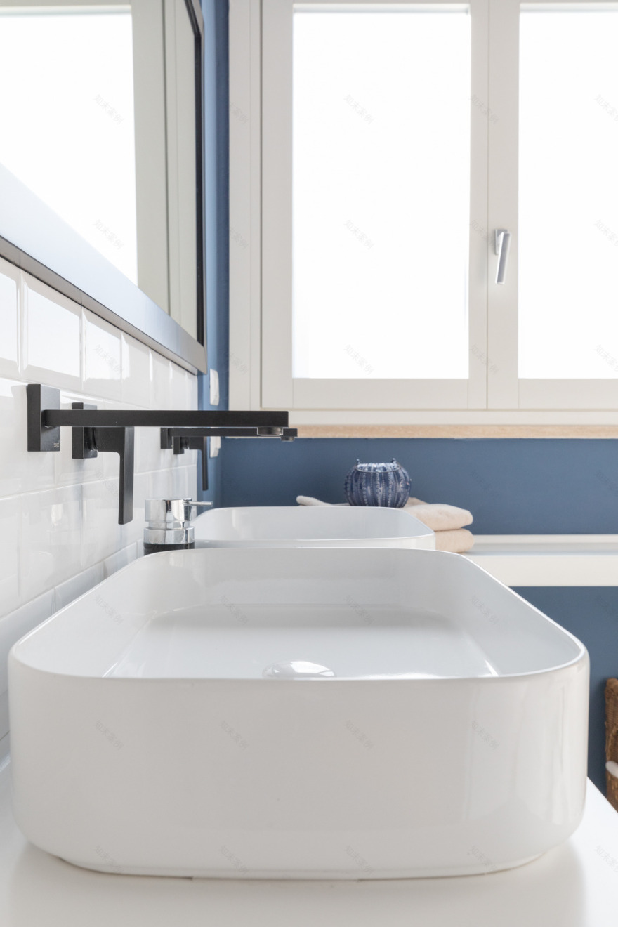 融合极简与装饰艺术的罗马公寓改造-22