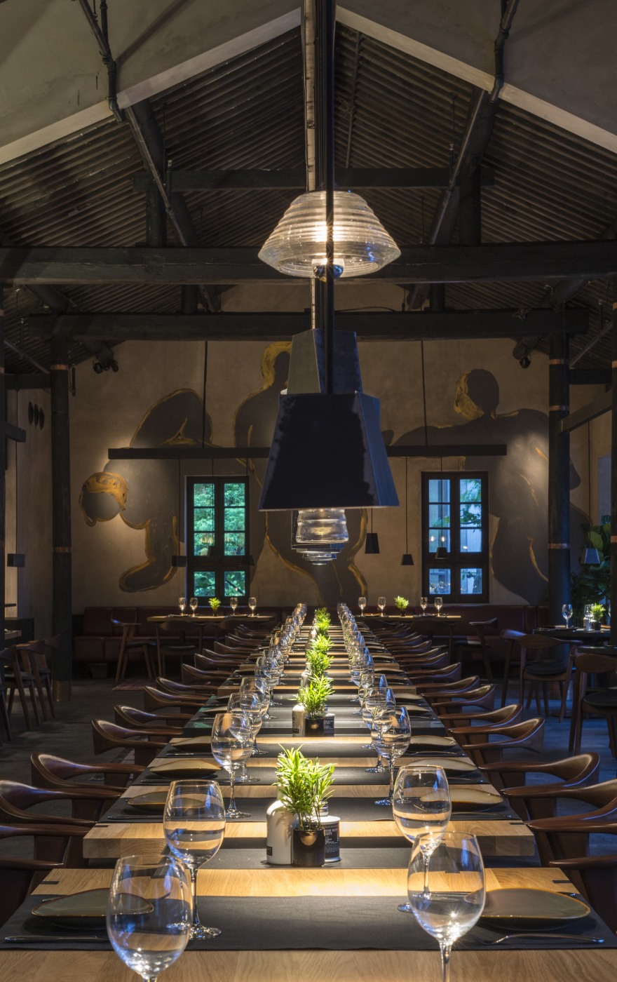 西餐厅"Va Bene"双层空间设计,明亮与黑暗的对比-9