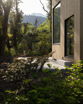伊豆高原 I 之屋丨Florian Busch Architects