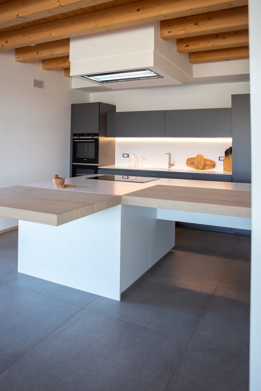 木质温馨,空间层次感凸显的家居设计-19