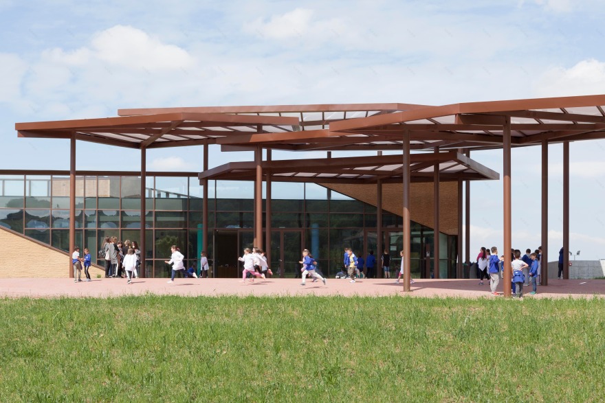 绿意盎然的山地小学 | 意大利 Colognola ai Colli 新小学设计-15