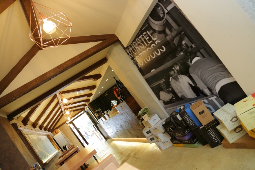 融合风格的弗留利酒馆设计-9