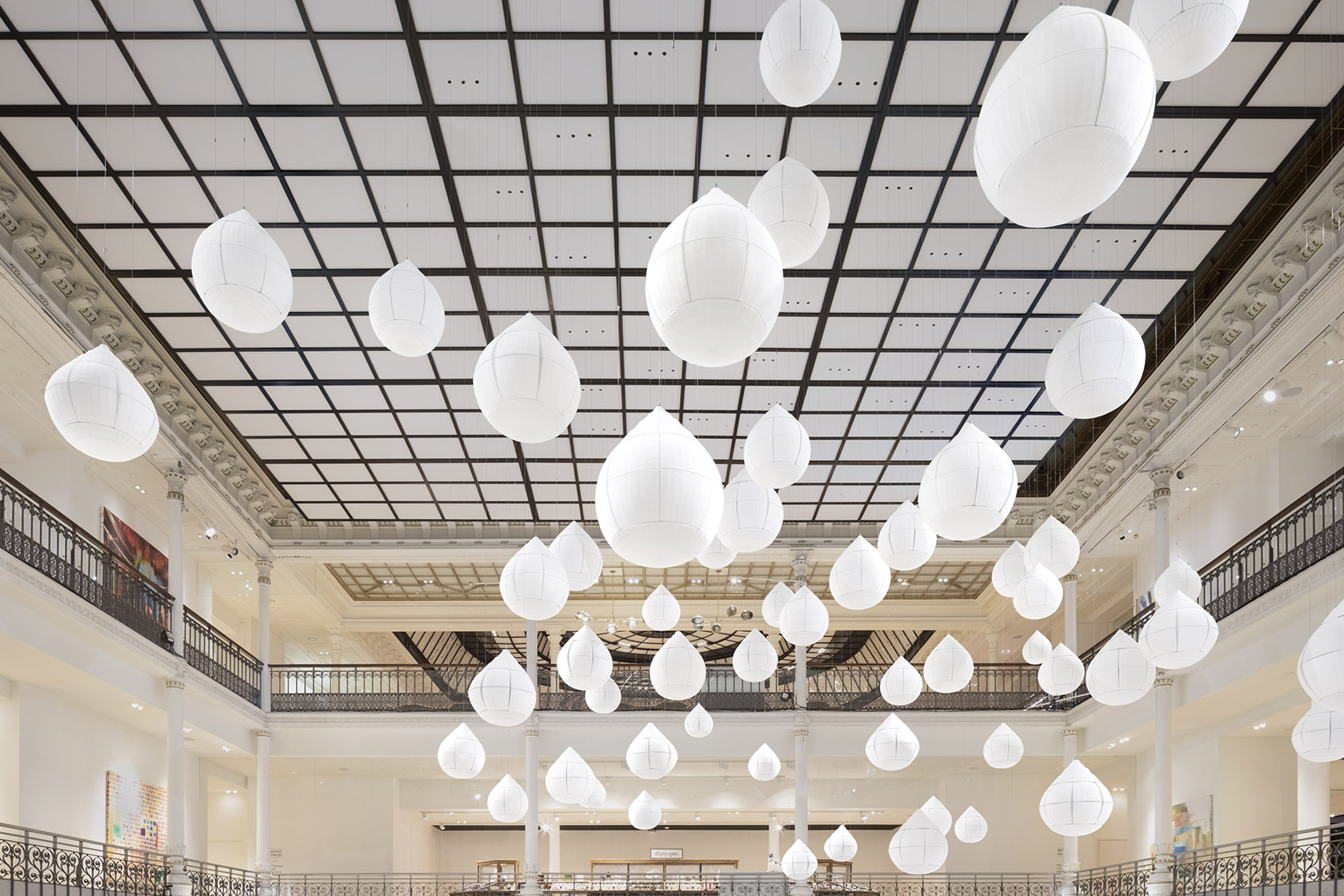nendo在巴黎Le Bon Marche举办白色展览：雨后花/负与正的转换-85