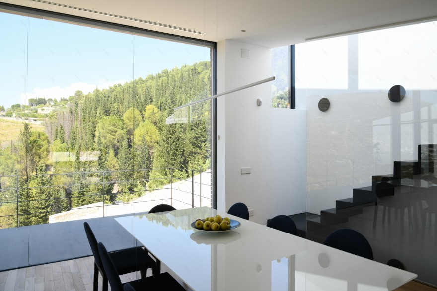 绿意盎然的自然之家——意大利 Villa Luz 别墅设计-17