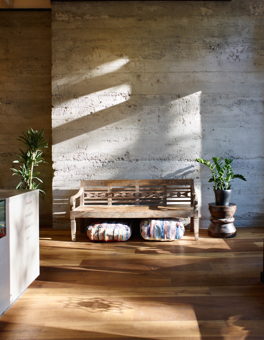 历史建筑中的现代瑜伽空间-6