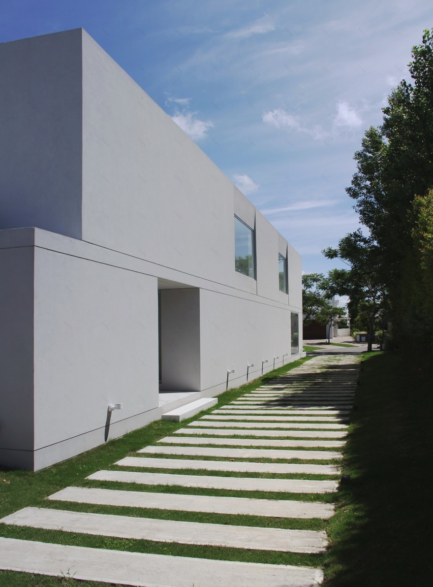 阿根廷湖畔别墅建筑空间解析-20