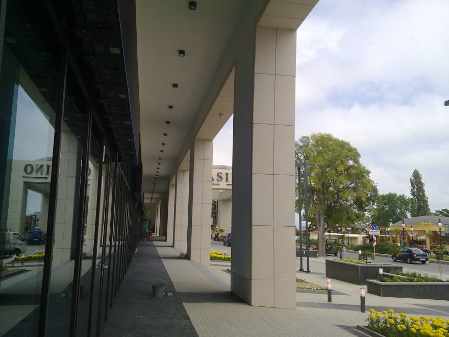 国际赌场酒店奢华设计,Stoa Group 打造 5200 平方米陶瓷外墙-4