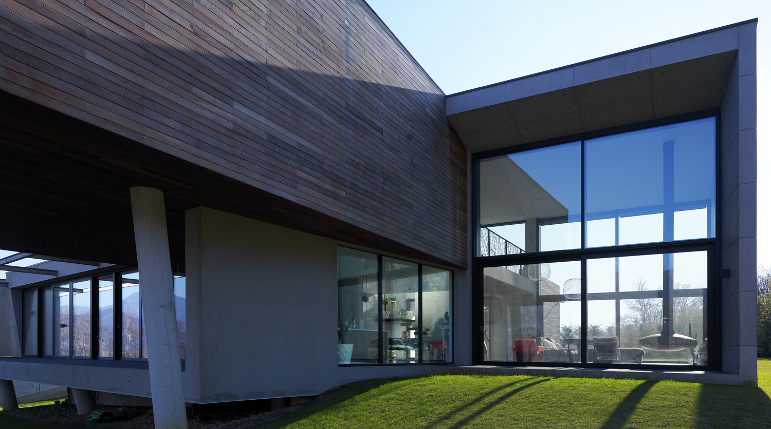 悬浮森林中的透明别墅-9