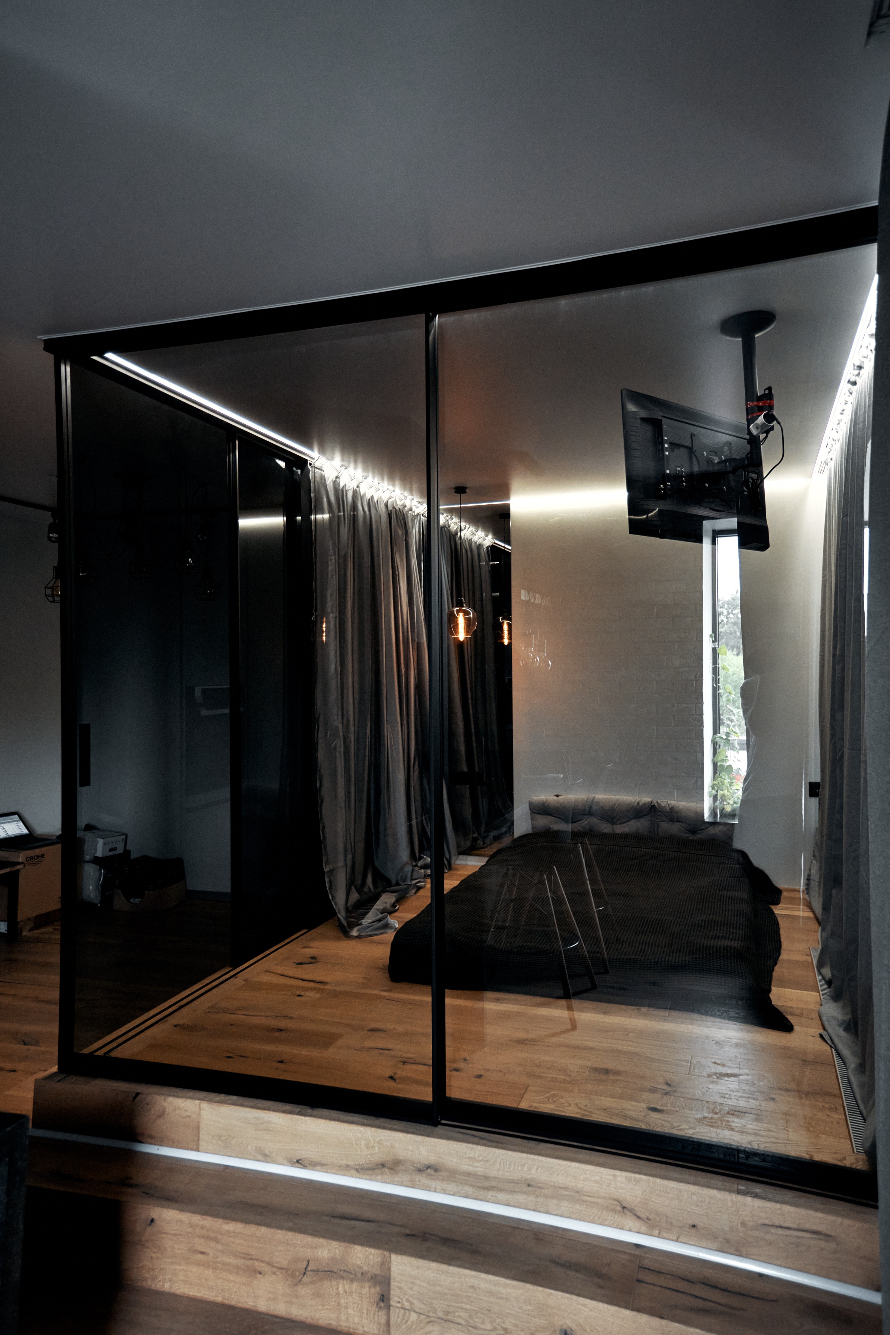 极简黑框玻璃门 | Raumplus 打造优雅室内空间-3