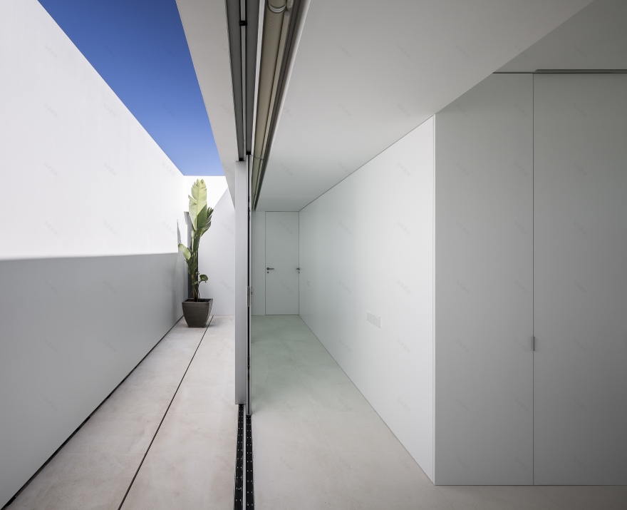 地中海风情别墅设计,融入自然与空间的无限延展-27