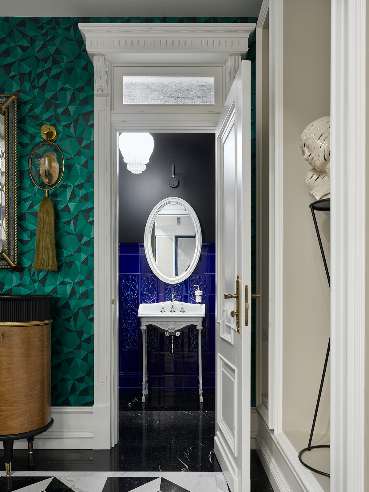 历史建筑中的现代精致公寓-11