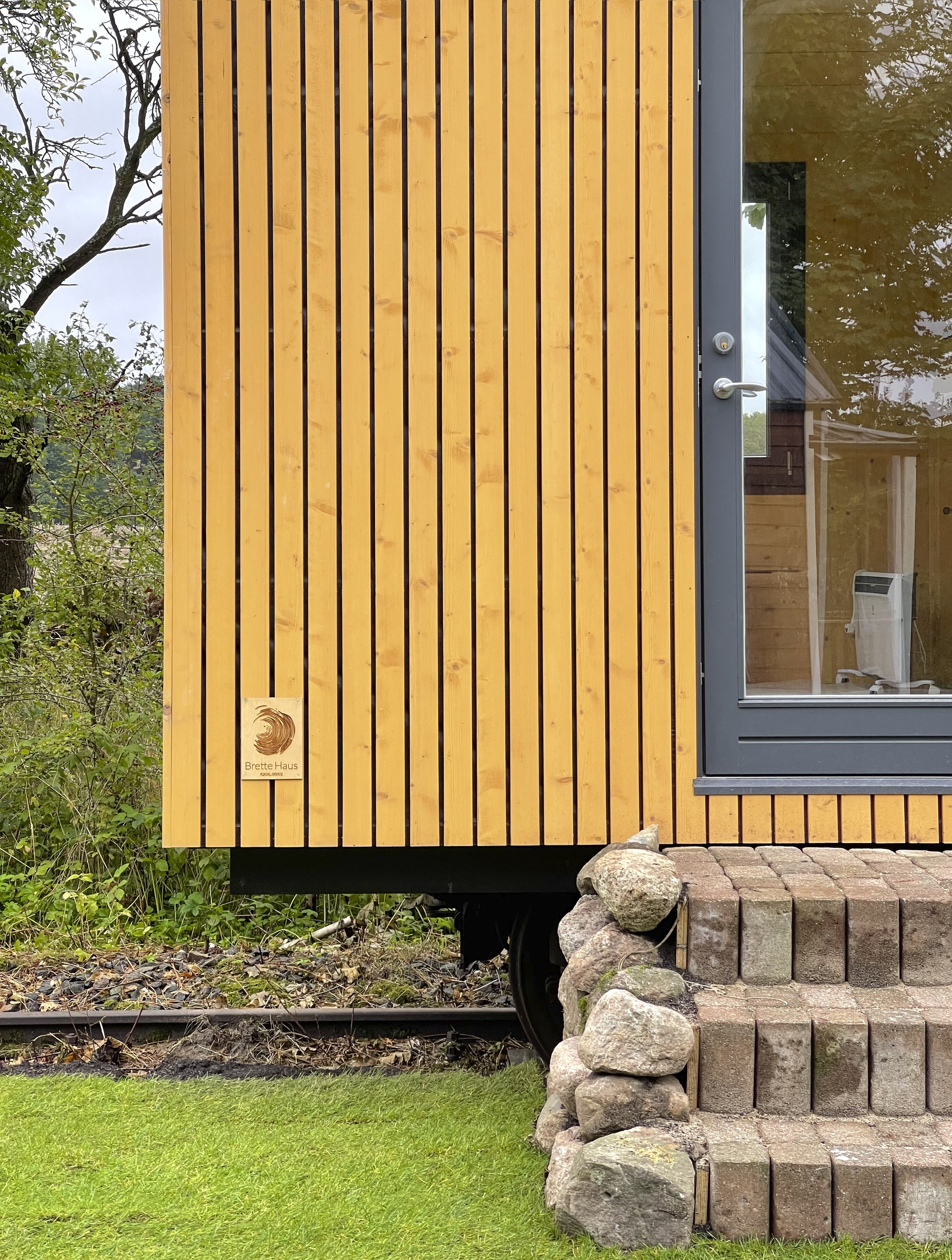 德国火车站的折叠生态小屋丨Brette Haus-13